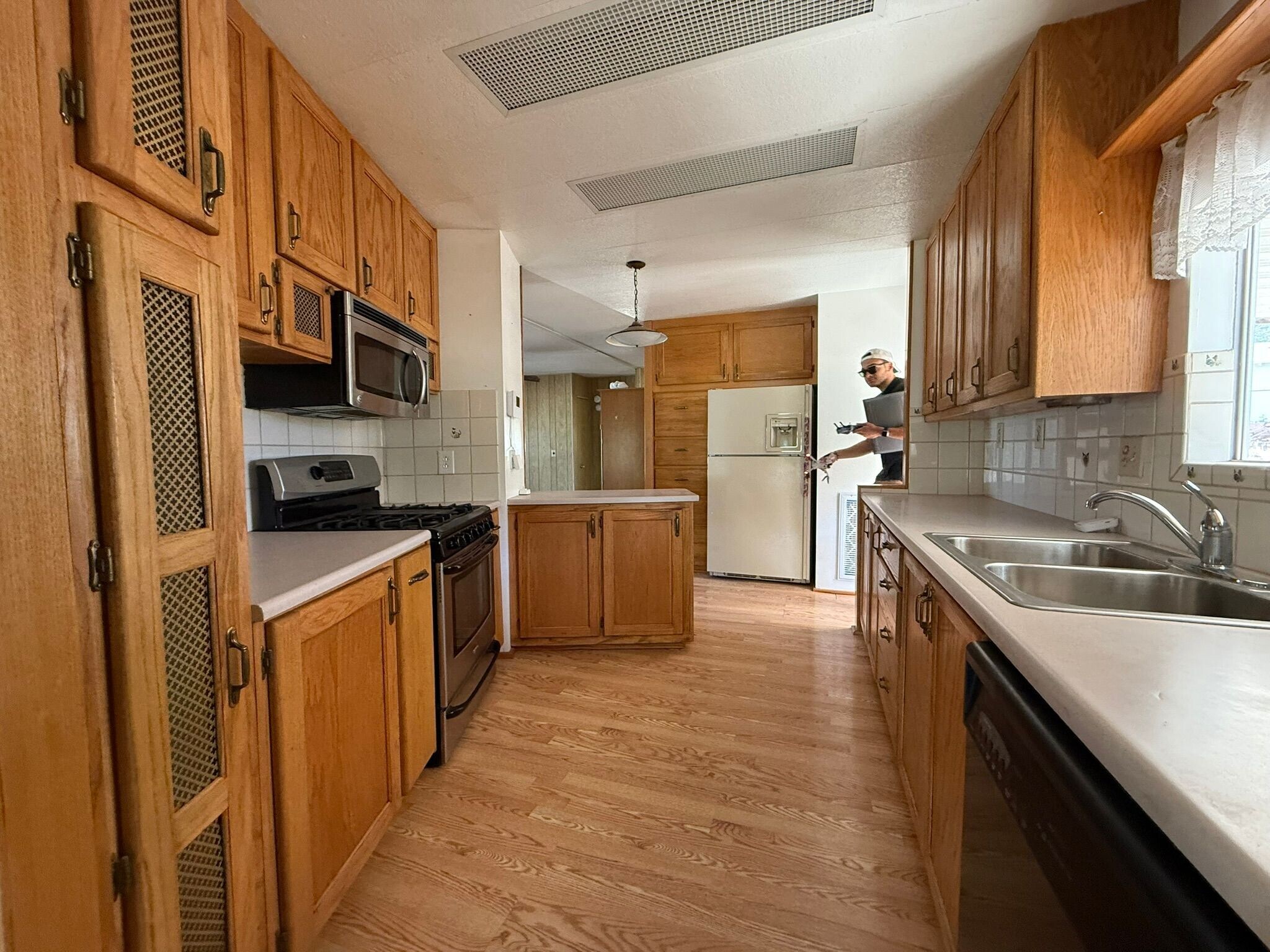 Building Photo - 101 Jones St