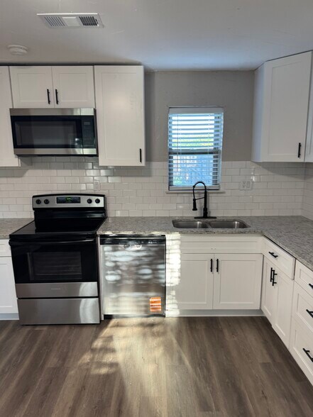 Building Photo - 152 Riverboat Dr