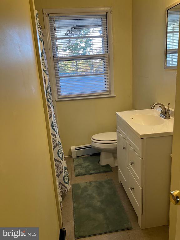 Building Photo - 1028 Mantua Pike