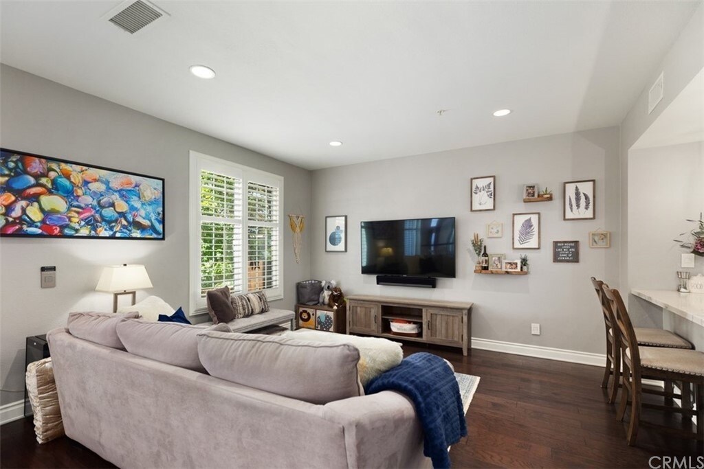 Building Photo - 3401 S Main St