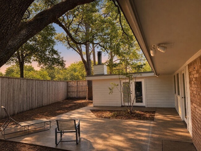 Building Photo - 3401 Hanover Ln