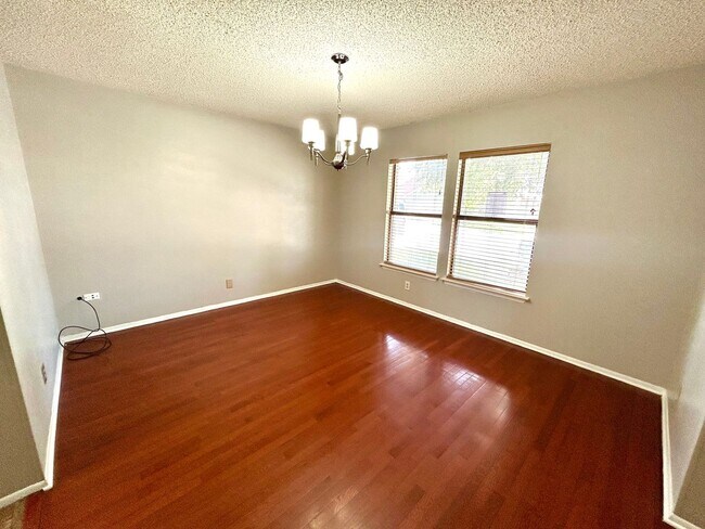Building Photo - **MOVE IN SPECIAL** *COMING SOON* Energy-Efficient 4BR Home w/ Solar Panels, Loft & Backyard Oasis!