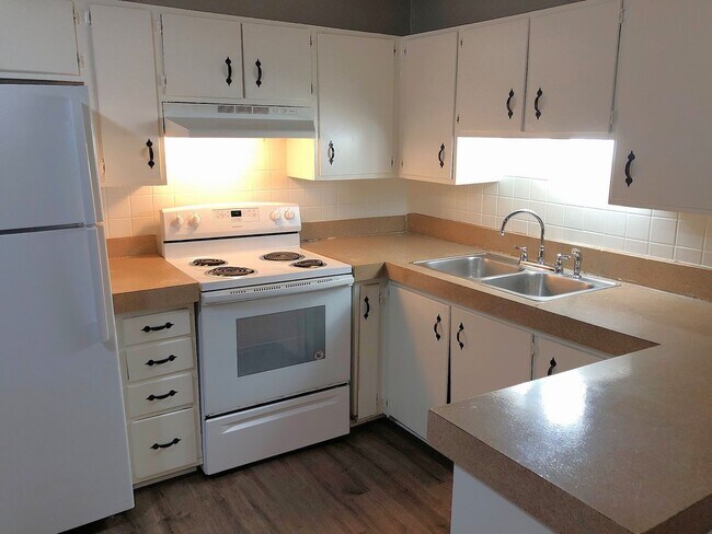 Building Photo - 1420 Choctaw St