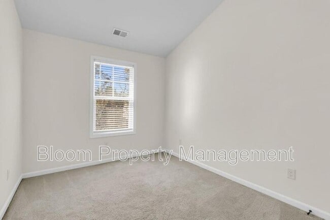 Building Photo - 1660 Bridwell Ln