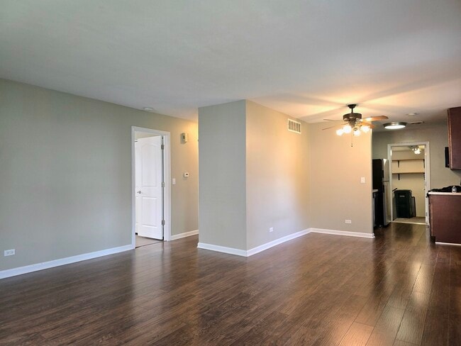Building Photo - 310 Russet Way