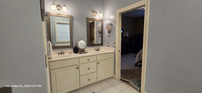 Building Photo - 4630 Delwood View Blvd