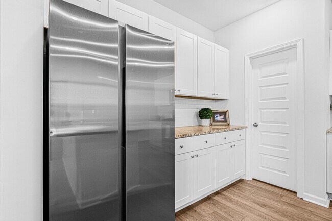 Building Photo - 504 Minim St