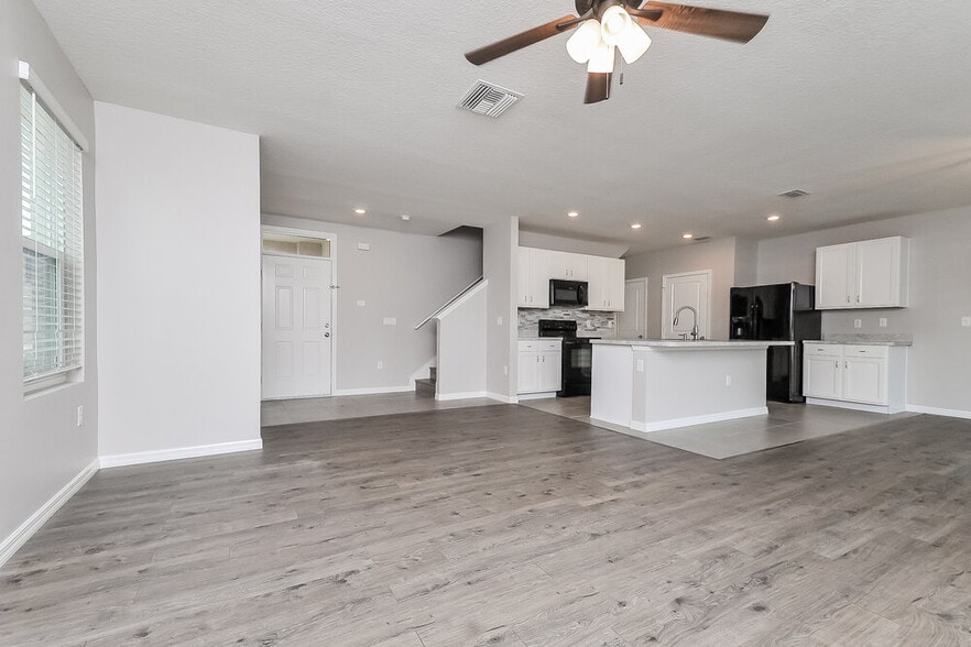 Building Photo - 10228 Geese Trail Cir