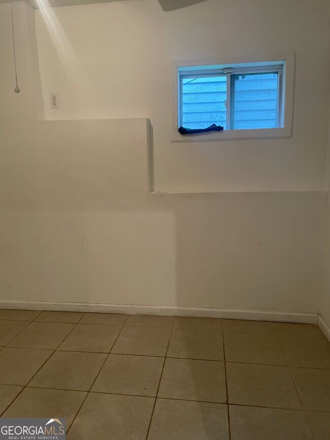 Building Photo - 4071 Beaver Oaks Dr