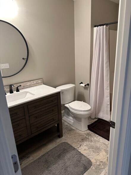 Bathroom - 10008 Covington Rd