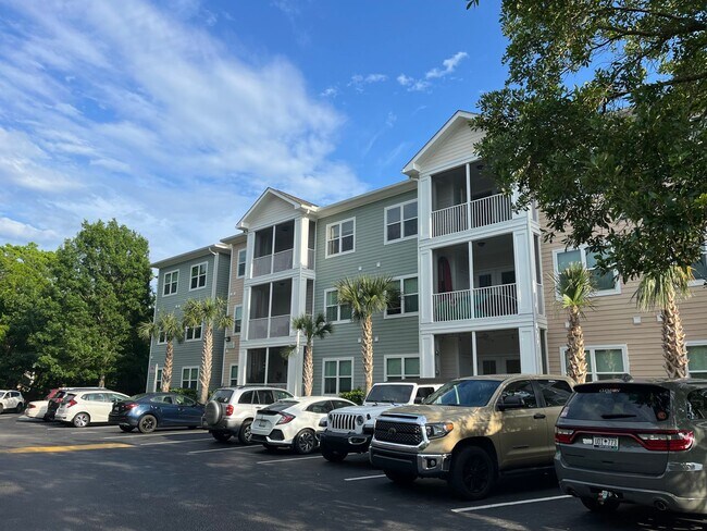 Building Photo - 2 Bedroom 2 Bath Furnished Condo at The Regatta - James Island