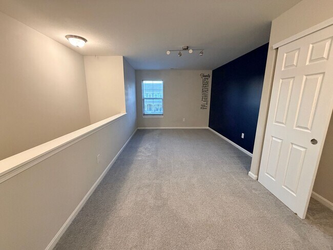 Building Photo - 1325 Horse Shoe Bnd