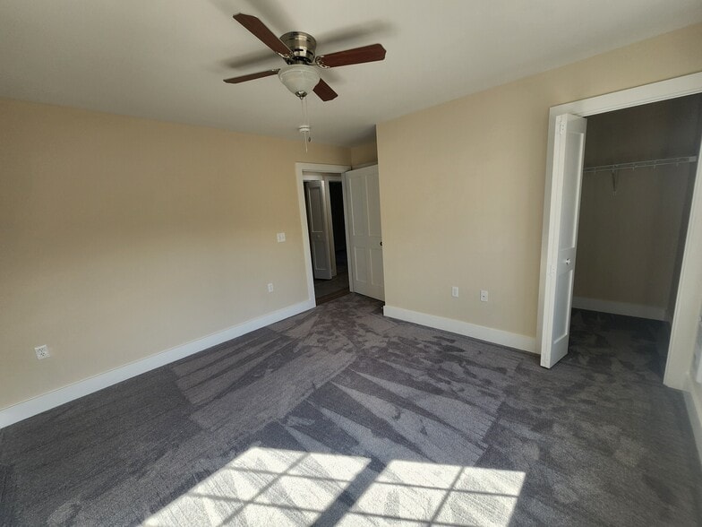 Building Photo - 69 Ivan Dr