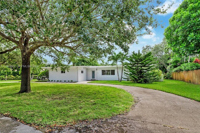 Building Photo - 13125 SW 81st Ave