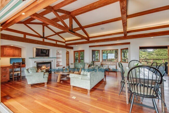 Building Photo - Executive Coastal Living at the Historic P...