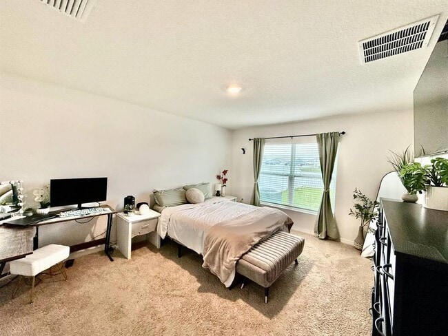 Building Photo - 1026 Golden Shiner Ave