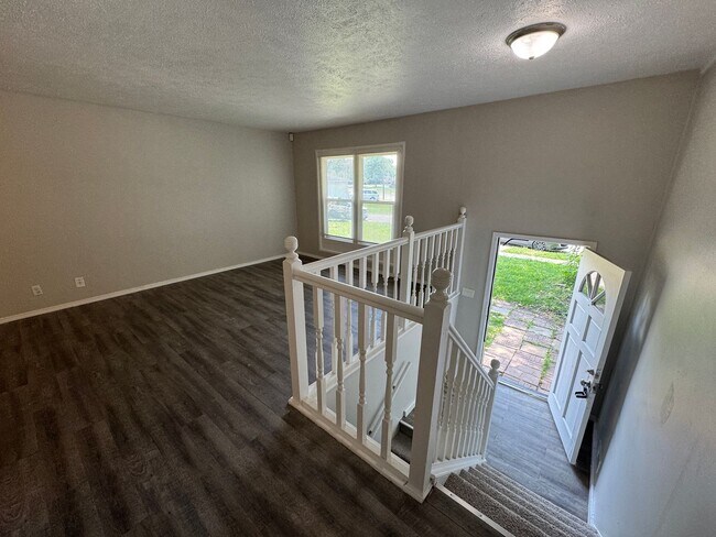 Building Photo - Far Eastside 4 Bedroom 2 Bath