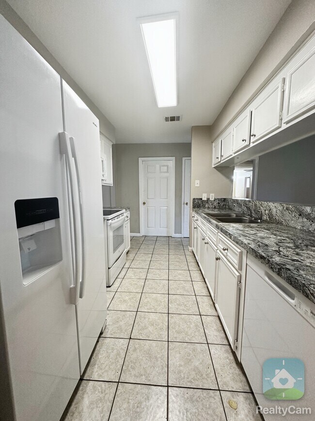 Building Photo - 5007 Monteith Dr