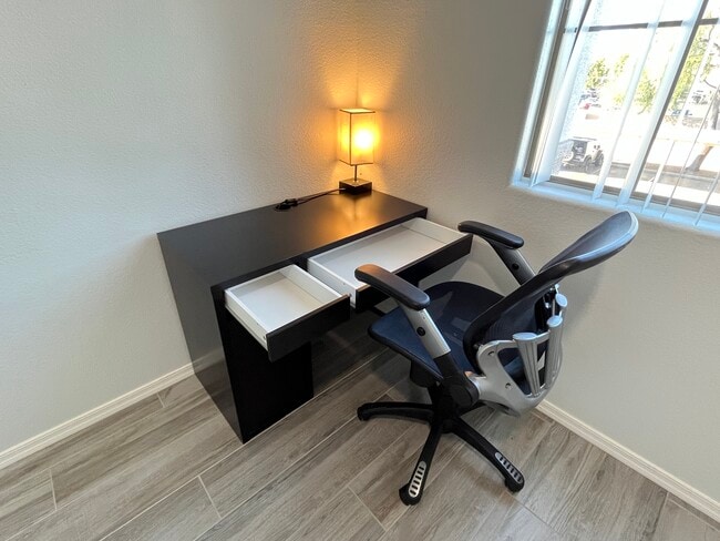 Building Photo - 1941 S PIERPONT Dr