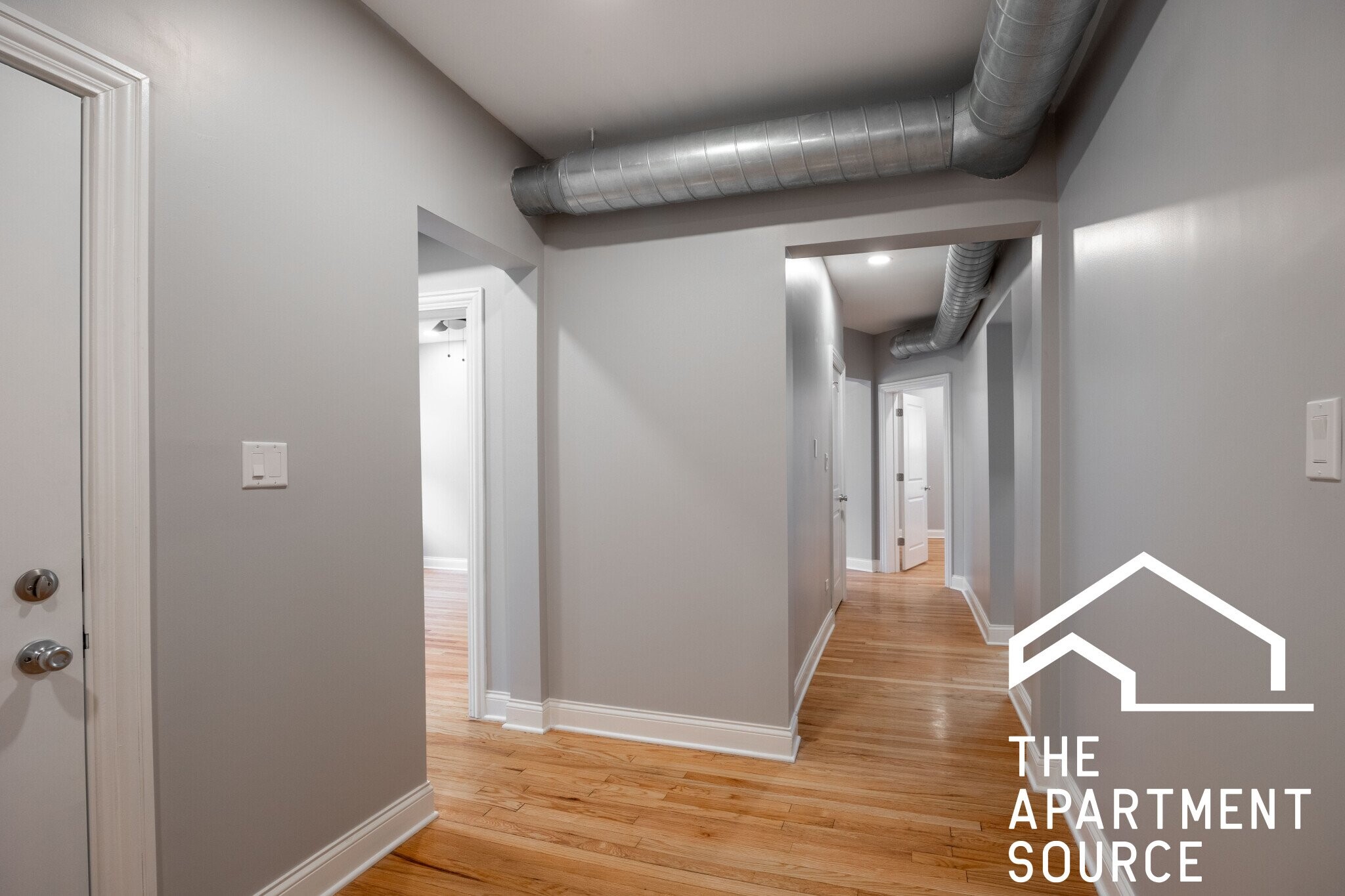 Building Photo - 1153 W Lunt Ave