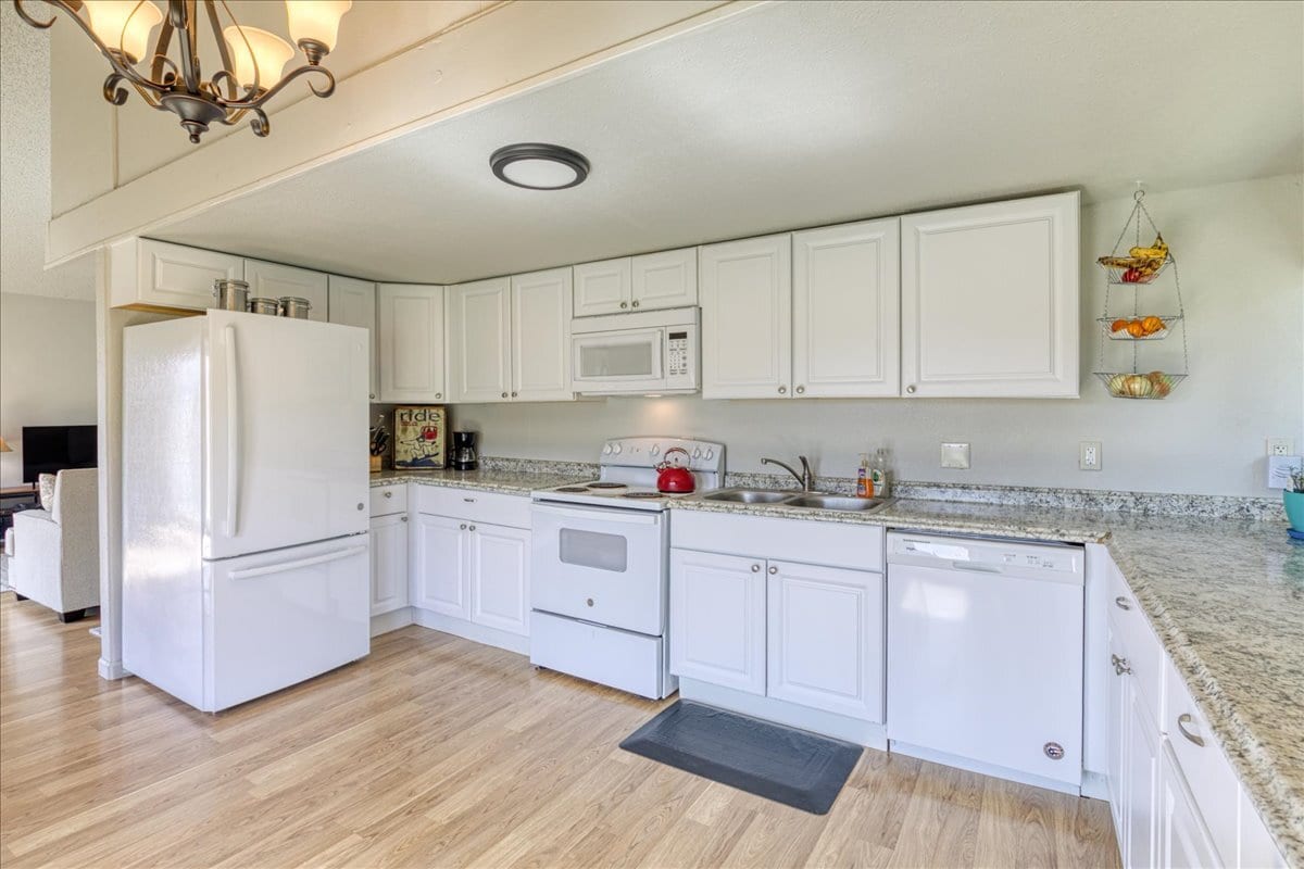 Kitchen - 43 Scratch Ct