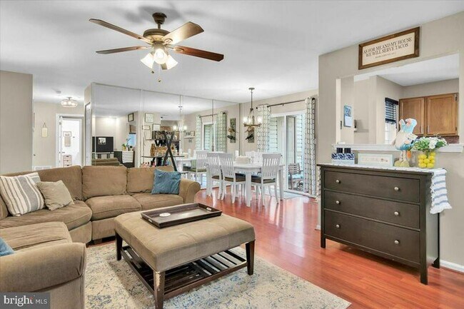 Building Photo - 213 Steeplechase Ct