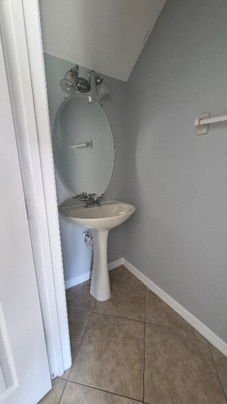 Building Photo - 10450 Manderley Way