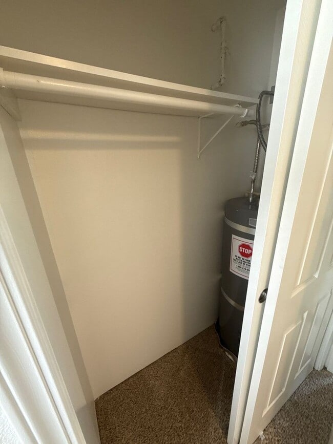 Building Photo - 1350 12th St SE