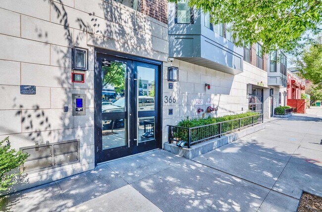 Building Photo - 366 6th St