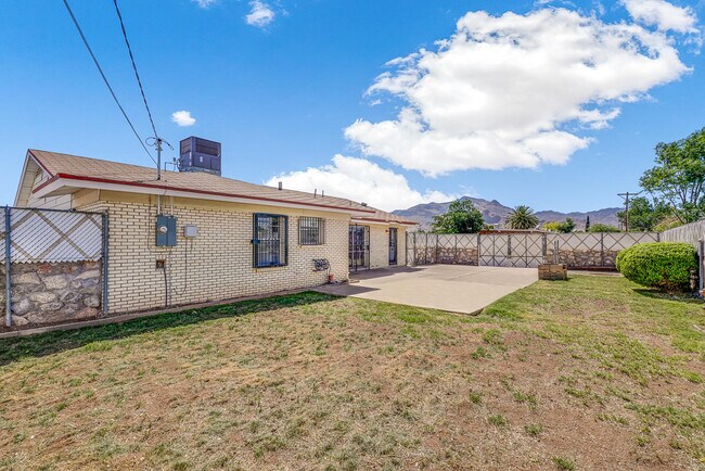 Building Photo - 5301 Marcillus Ave