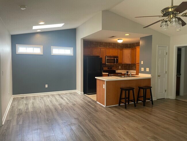 Building Photo - 3901 Elizabeth Avenue
