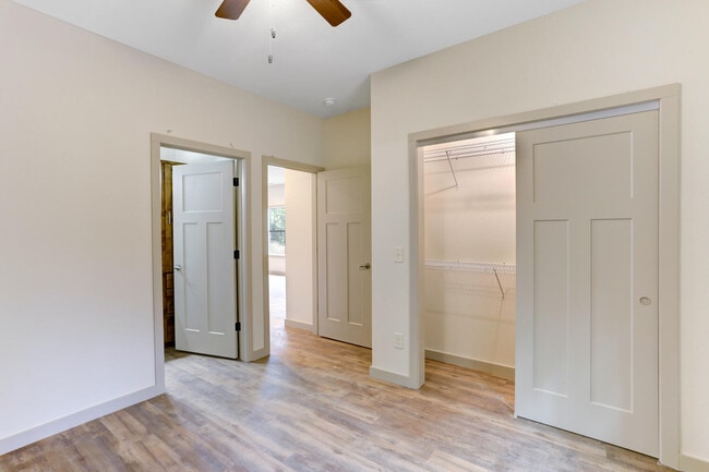 Building Photo - 201 Avery Scroggs Rd