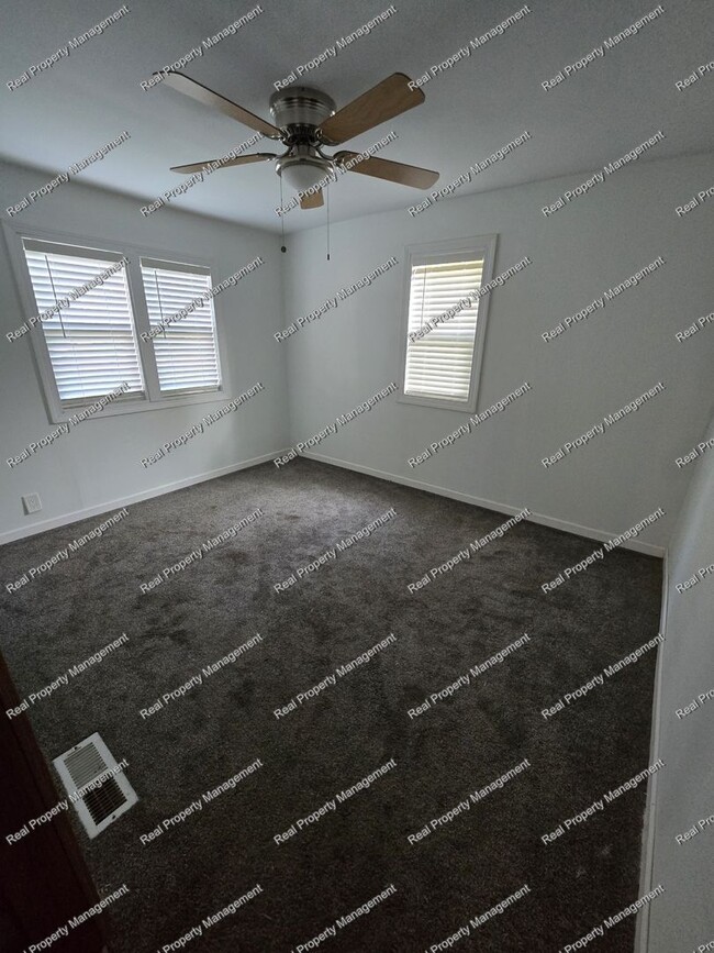 Building Photo - One Bedroom Single Family Home