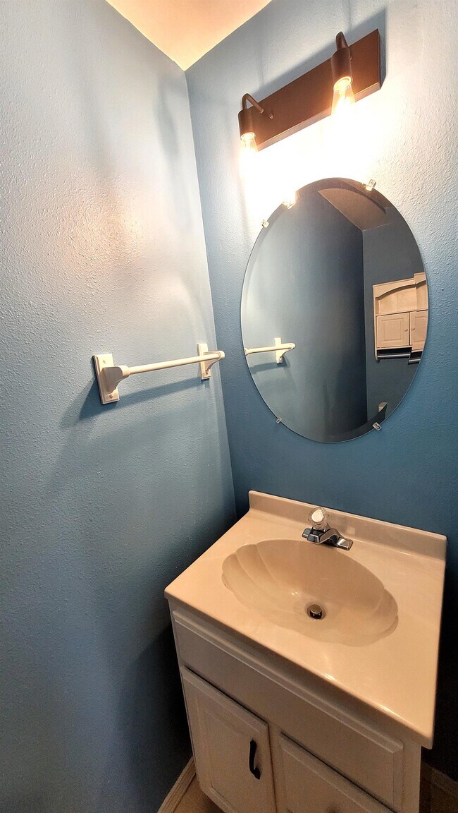 Building Photo - 2510 Covington Pl