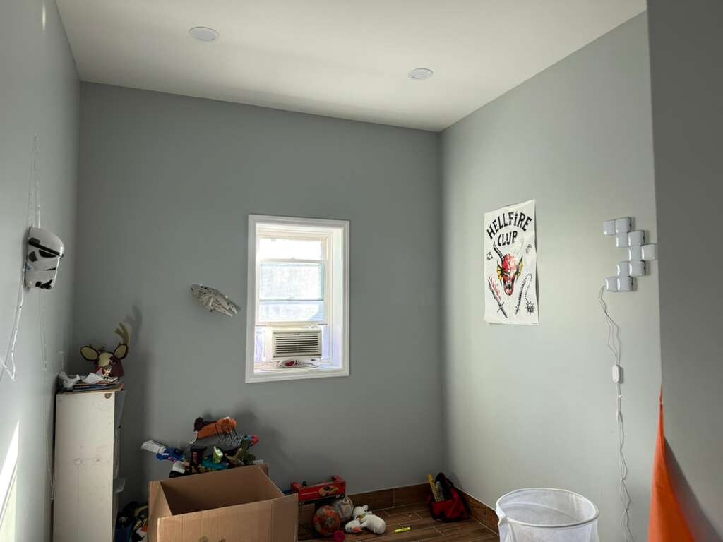 Building Photo - 100 E Valley Stream Blvd