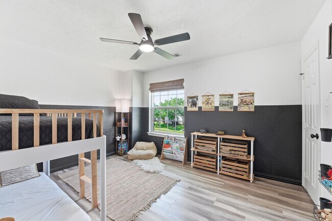 Building Photo - 6215 Lake Chase Ct