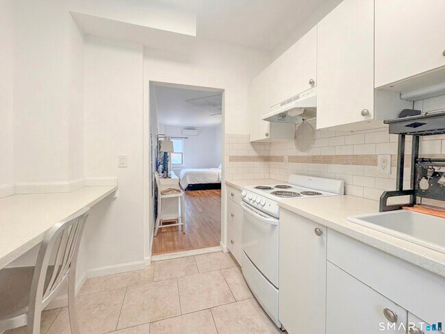 Building Photo - 1 Arch St