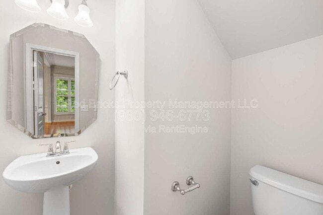 Building Photo - 15426 Canmore Street
