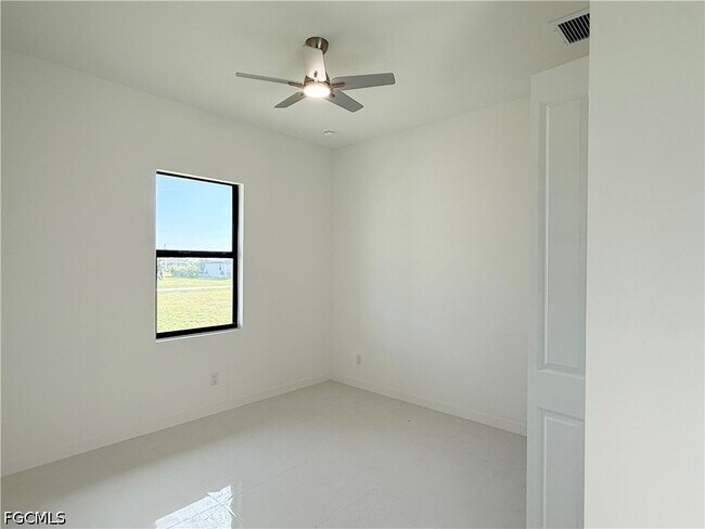 Building Photo - 4213 Caloosa Pkwy