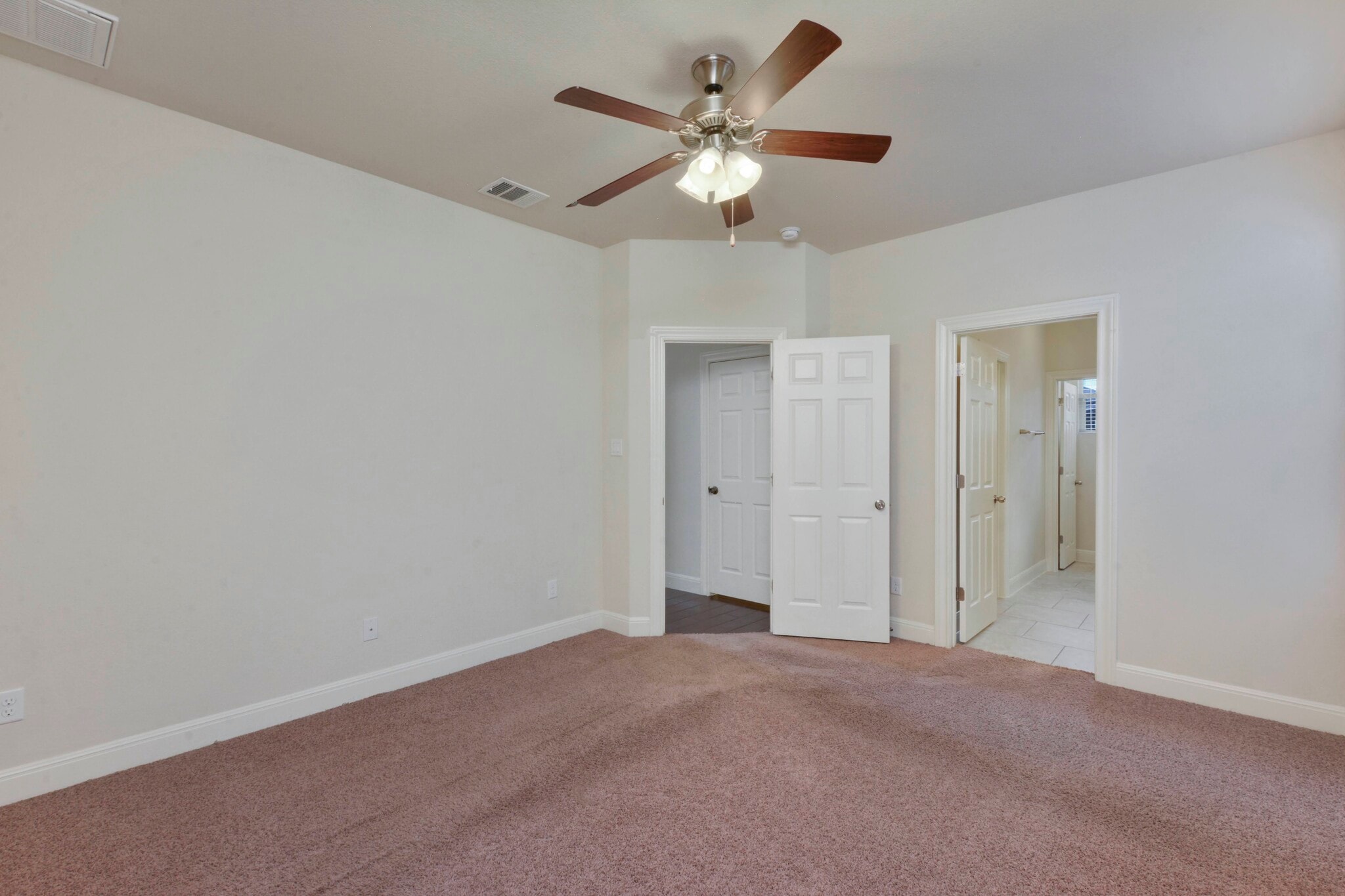 Building Photo - 1401 Little Elm Trl