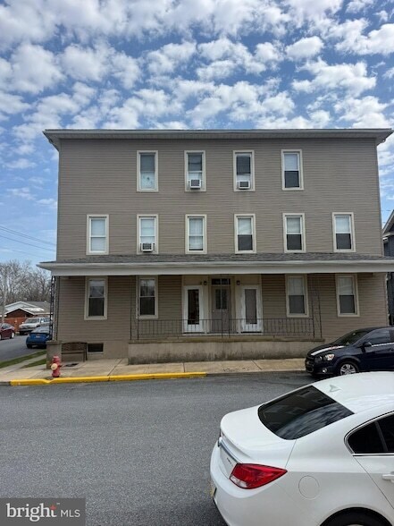 Building Photo - 100 S Park St