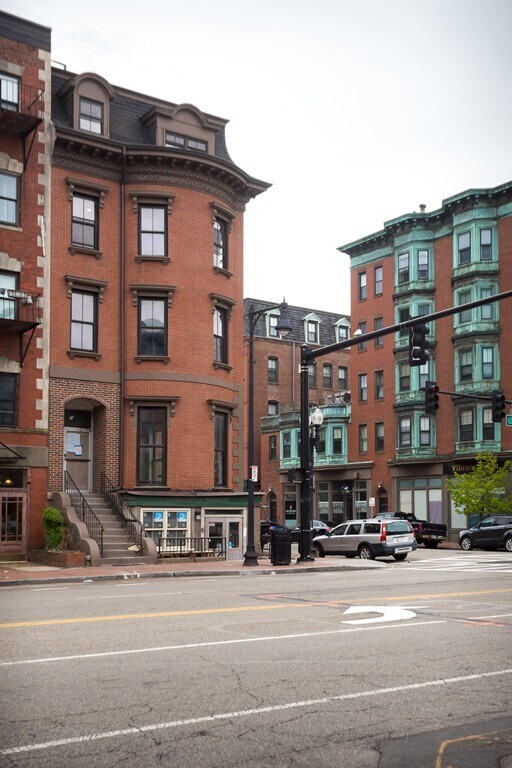 Building Photo - 603 Massachusetts Ave