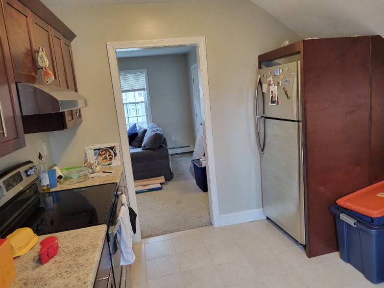 Building Photo - 171 Peirce St