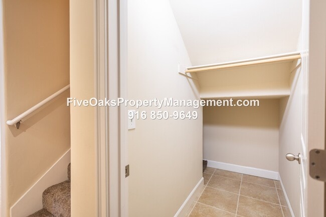 Building Photo - 758 Shasta Oaks Ct