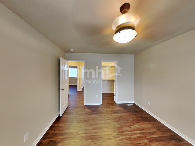 Building Photo - 917 Longleaf Dr
