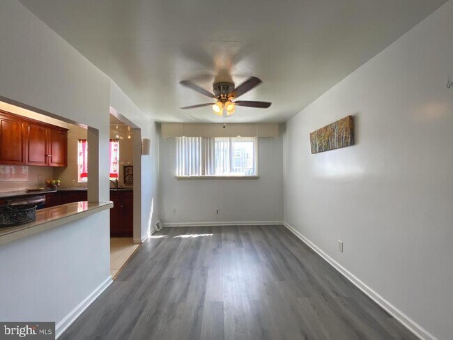 Building Photo - 12673 Biscayne Dr