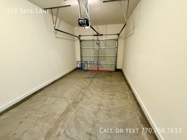 Building Photo - 319 Skye Ln