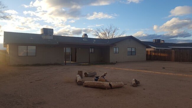 Building Photo - 19660 Neuralia Rd