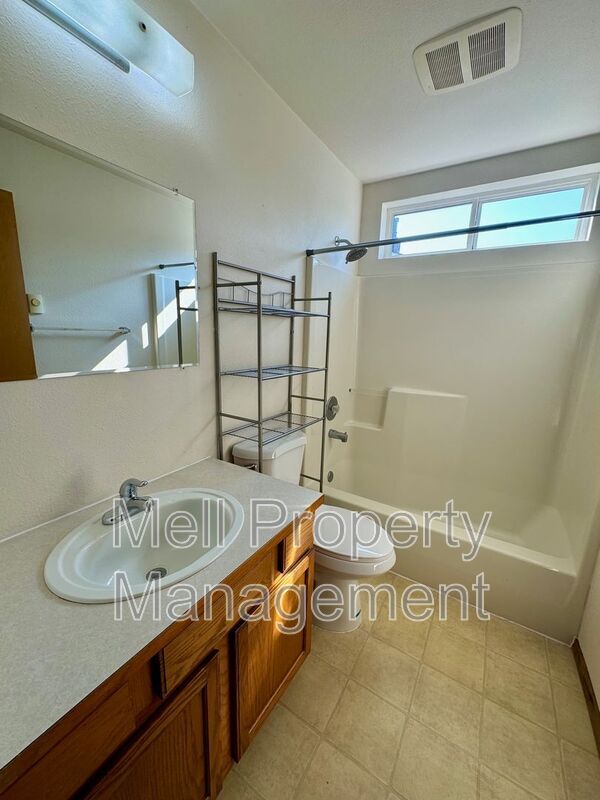 Building Photo - 642 1/2 Dearborn Ave