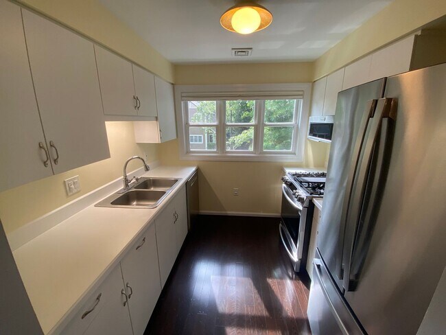 Building Photo - WOW!! BRIGHT AND SPACIOUS WATERTOWN UNIT W CENTRAL AIR, WASHER/DRYER